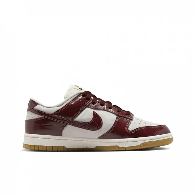 картинка Nike Dunk Low Lx Dark Team Red Croc магазин Одежда+ являющийся официальным дистрибьютором в России 
