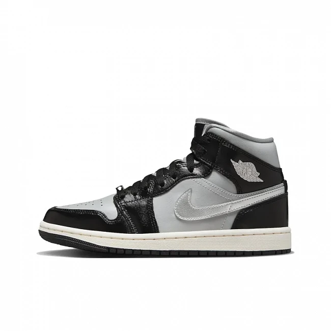 картинка Nike Air Jordan 1 Mid Black Chrome магазин Одежда+ являющийся официальным дистрибьютором в России 