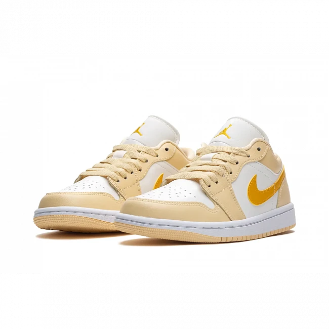 картинка Nike Air Jordan 1 Low Sail Pale Vanilla магазин Одежда+ являющийся официальным дистрибьютором в России 
