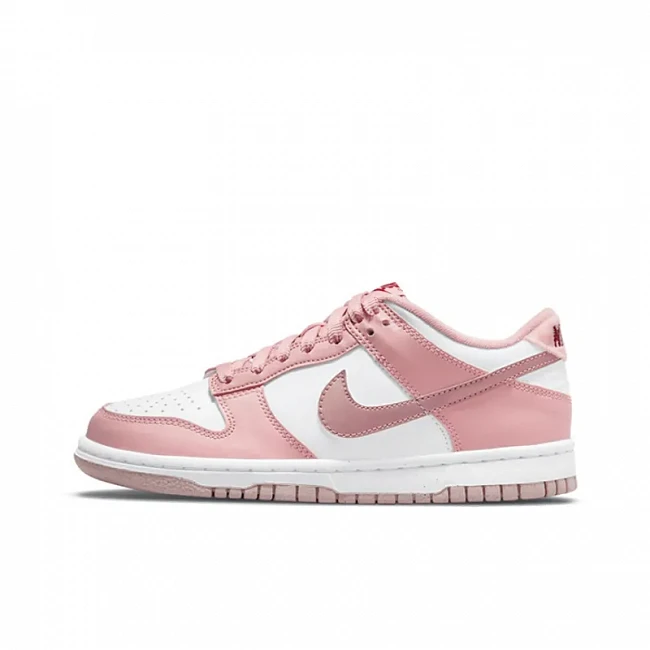 картинка Nike Dunk Low GS "Pink Velvet" магазин Одежда+ являющийся официальным дистрибьютором в России 