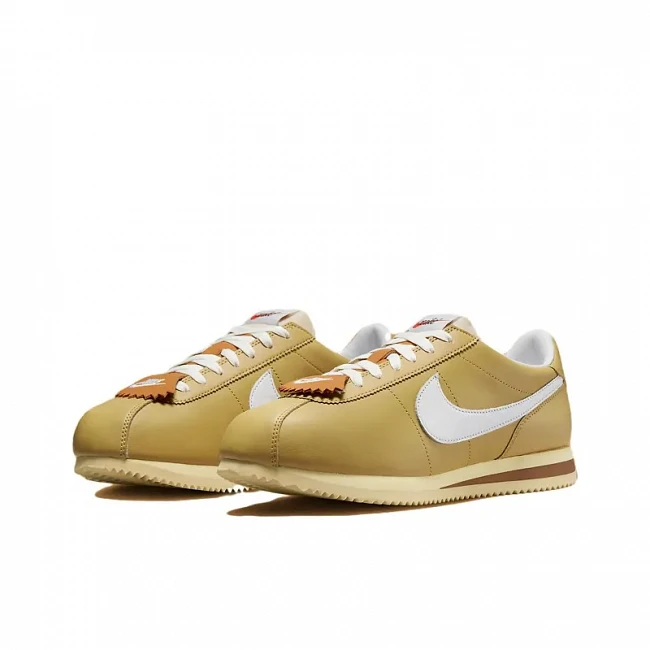 картинка Nike Cortez '23 Se Wheat Gold магазин Одежда+ являющийся официальным дистрибьютором в России 