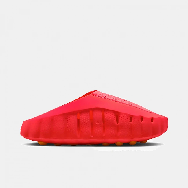картинка Nike Mind 001 Pregame Solar Red Mules магазин Одежда+ являющийся официальным дистрибьютором в России 