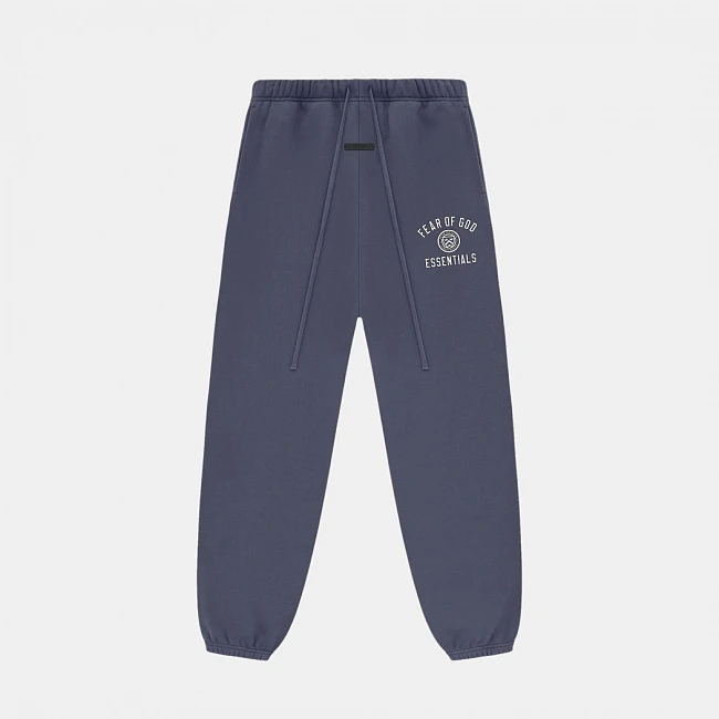 картинка Fear of God Essentials Fleece Essential Sweatpant Marine магазин Одежда+ являющийся официальным дистрибьютором в России 