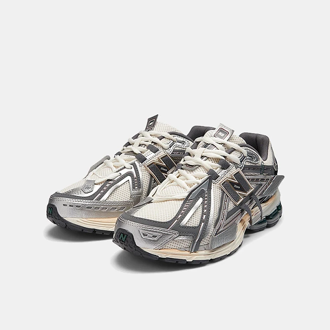 картинка New Balance 1906A Silver Metallic магазин Одежда+ являющийся официальным дистрибьютором в России 