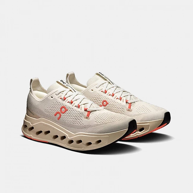 On Cloudsurfer Max Ivory / Salmon