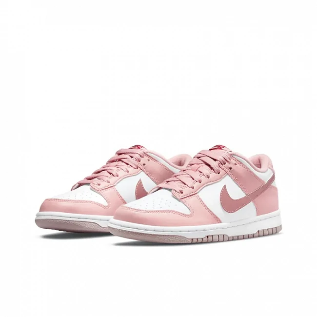 картинка Nike Dunk Low GS "Pink Velvet" магазин Одежда+ являющийся официальным дистрибьютором в России 