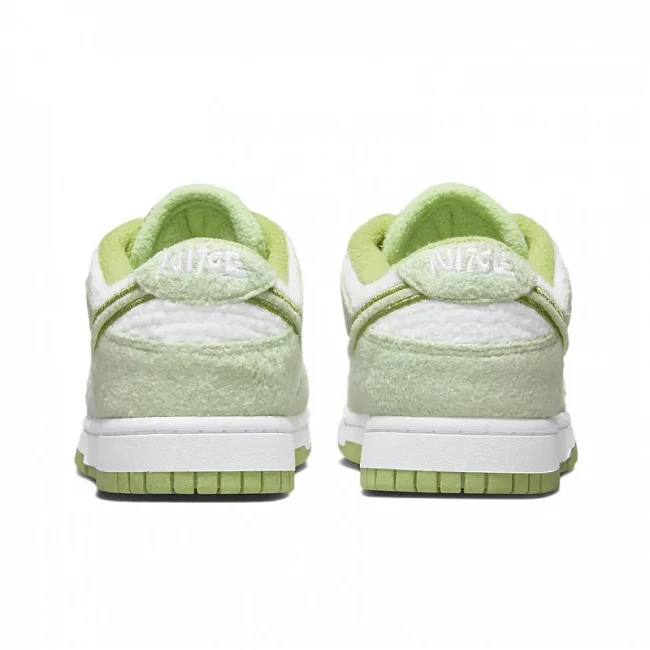 картинка Nike Dunk Low SE WMNS "Fleece Pack Honeydew" магазин Одежда+ являющийся официальным дистрибьютором в России 