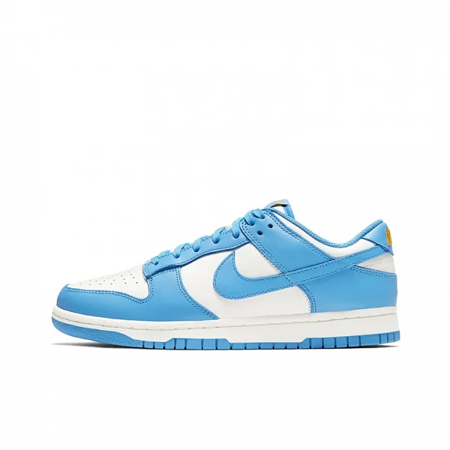 картинка Nike SB Zoom Dunk Low Pro Sky Blue White магазин Одежда+ являющийся официальным дистрибьютором в России 