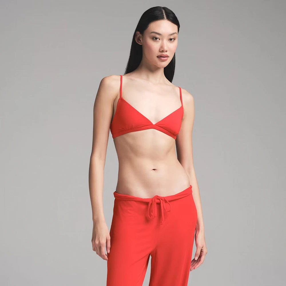 картинка SKIMS Sleep Triangle Bralette Ruby от магазина Одежда+