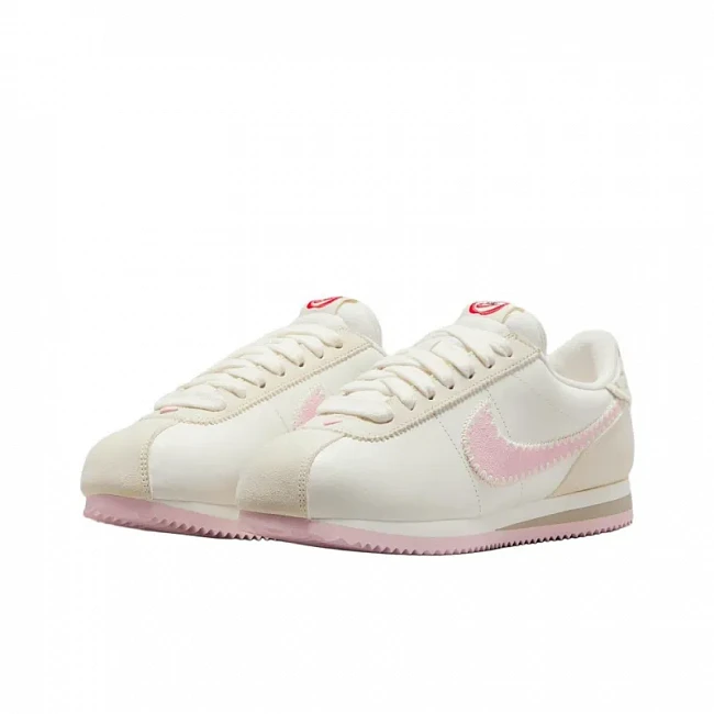 картинка Nike Cortez Pink Foam Sail магазин Одежда+ являющийся официальным дистрибьютором в России 