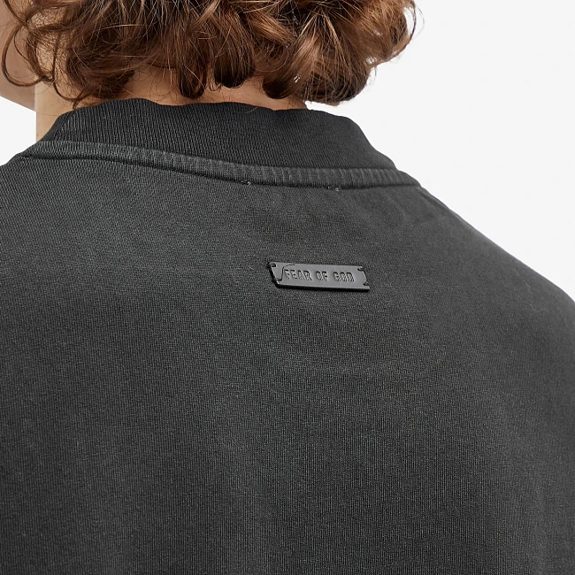 картинка Fear of God Essentials T-shirt Thunderbird Logo Black/Grey магазин Одежда+ являющийся официальным дистрибьютором в России 