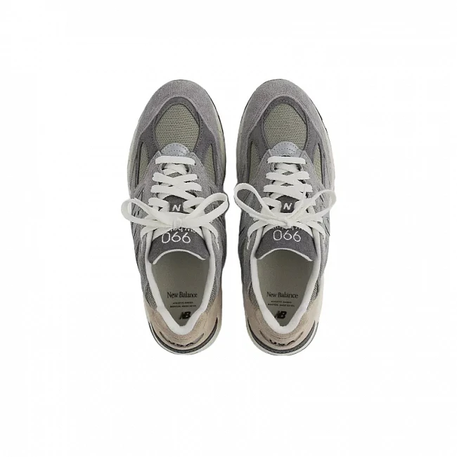 картинка New Balance 990 V2 "Teddy Made" магазин Одежда+ являющийся официальным дистрибьютором в России 