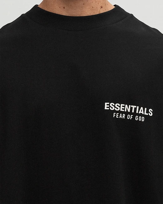 картинка Fear of God Essentials Jersey Crewneck Tee Black магазин Одежда+ являющийся официальным дистрибьютором в России 