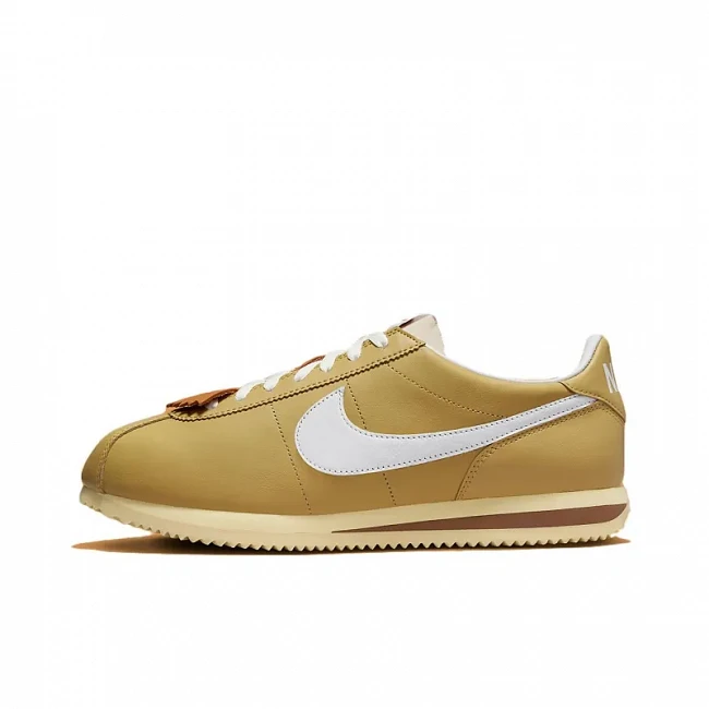 картинка Nike Cortez '23 Se Wheat Gold магазин Одежда+ являющийся официальным дистрибьютором в России 