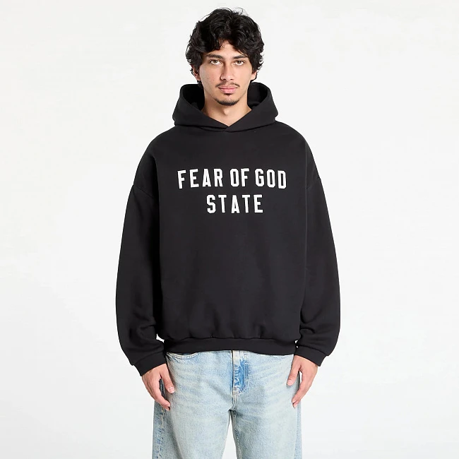 картинка Fear Of God Essentials 90's Fit Fleece Hoodie Jet Black магазин Одежда+ являющийся официальным дистрибьютором в России 