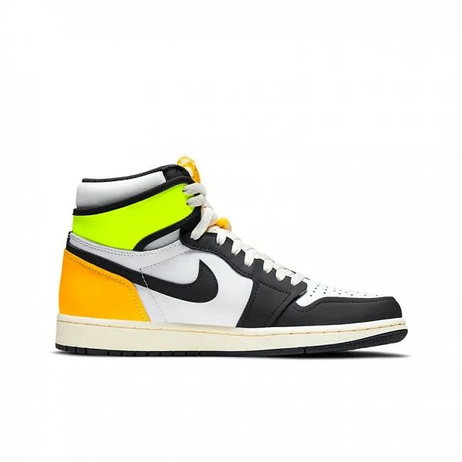 картинка Nike Air Jordan 1 Retro High White Black "Volt University Gold" магазин Одежда+ являющийся официальным дистрибьютором в России 