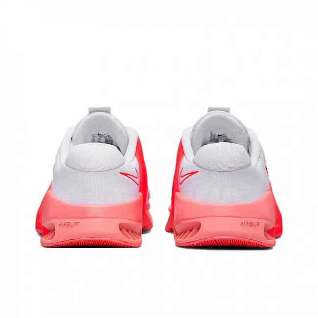 картинка Nike Metcon 9 Low Red магазин Одежда+ являющийся официальным дистрибьютором в России 