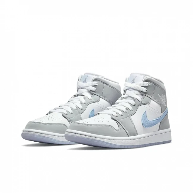 картинка Nike Air Jordan 1 Mid "Wolf Grey Aluminum" магазин Одежда+ являющийся официальным дистрибьютором в России 