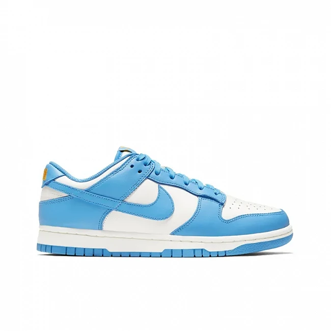 картинка Nike SB Zoom Dunk Low Pro Sky Blue White магазин Одежда+ являющийся официальным дистрибьютором в России 
