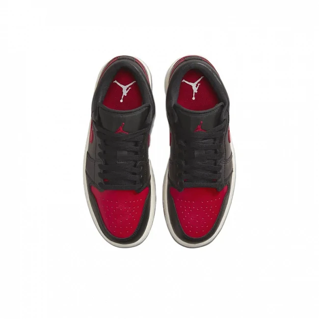 картинка Nike Air Jordan 1 Low Bred Sail магазин Одежда+ являющийся официальным дистрибьютором в России 