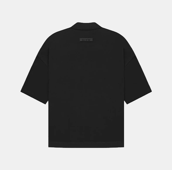 картинка Fear of God Essentials SS23 T-Shirt Black магазин Одежда+ являющийся официальным дистрибьютором в России 