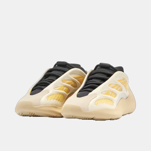 картинка Adidas Yeezy 700 V3 "Safflower" магазин Одежда+ являющийся официальным дистрибьютором в России 
