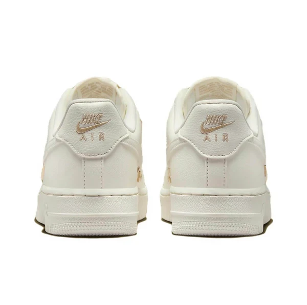 картинка Nike Air Force 1 Low Sail Metallic Gold магазин Одежда+ являющийся официальным дистрибьютором в России 