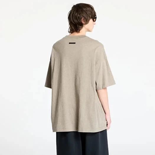 картинка Fear of God Essentials Jersey Crewneck Tee Heather Grey магазин Одежда+ являющийся официальным дистрибьютором в России 