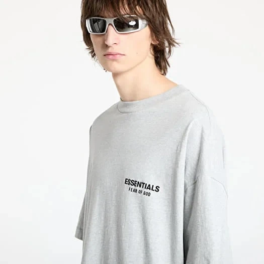 картинка Fear of God Essentials Jersey Crewneck Tee Light Heather Grey магазин Одежда+ являющийся официальным дистрибьютором в России 